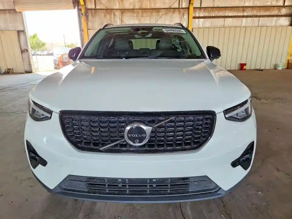 YV4L12UX2P2943841 2023 VOLVO XC40-4
