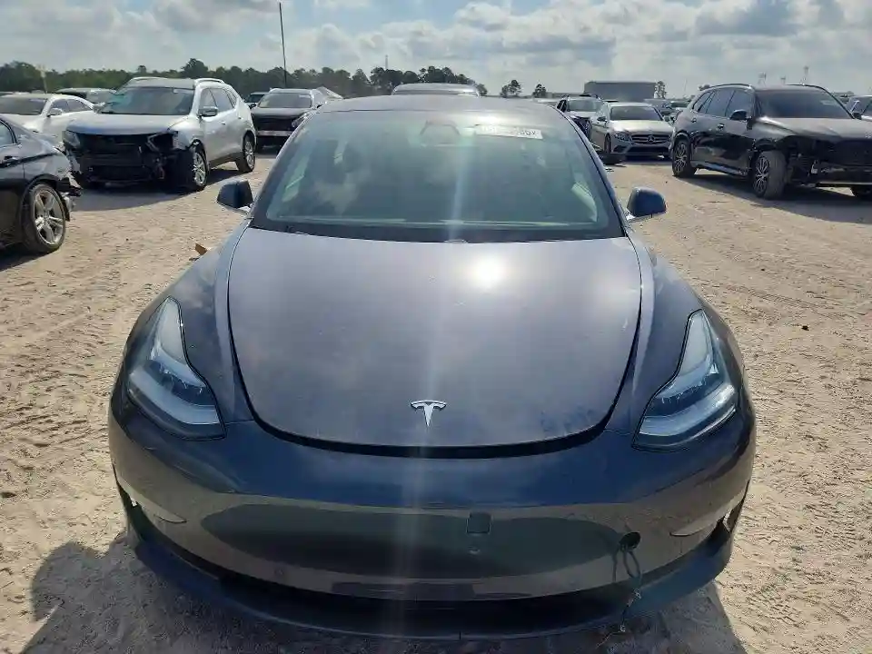 5YJ3E1EA1JF163460 2018 TESLA MODEL 3-4