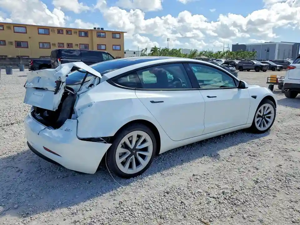 5YJ3E1EA7PF430528 2023 TESLA MODEL 3-2