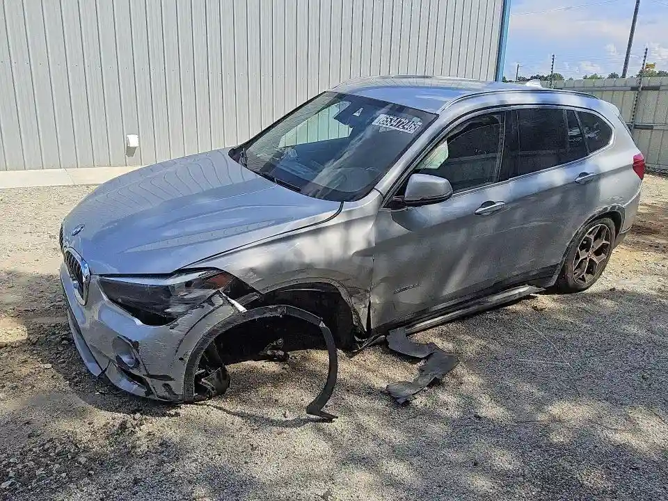 WBXHU7C34J5H44393 2018 BMW X1-0