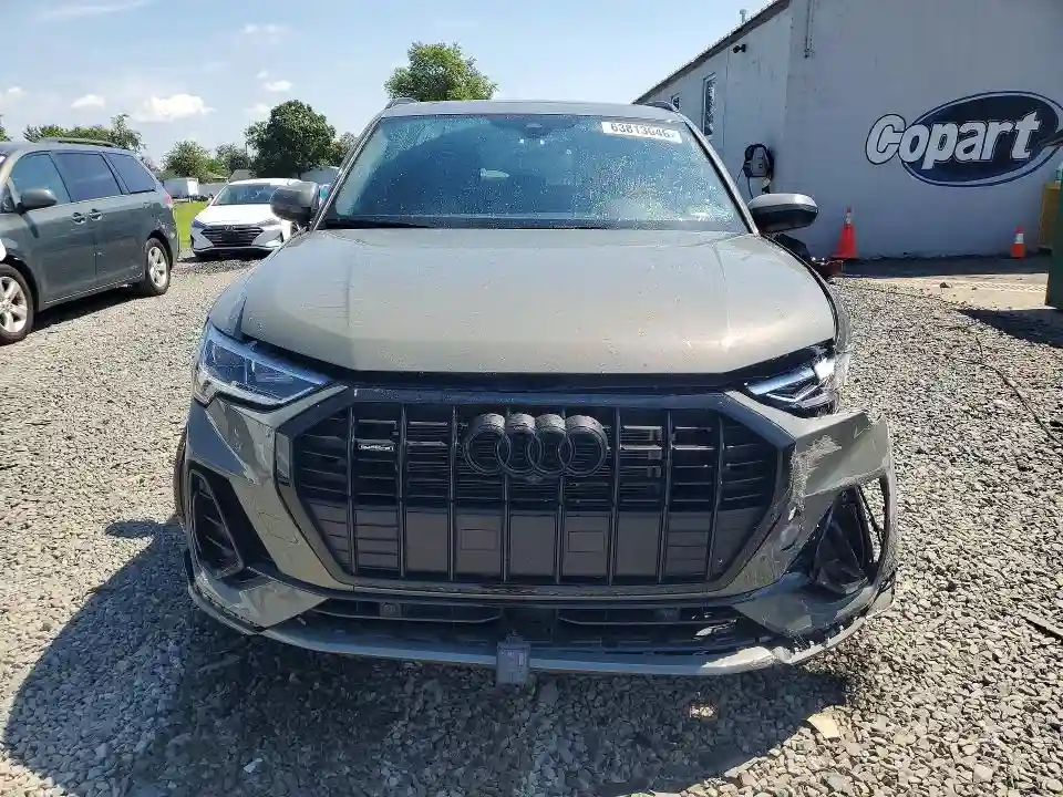 WA1EECF37R1200840 2024 AUDI Q3-4