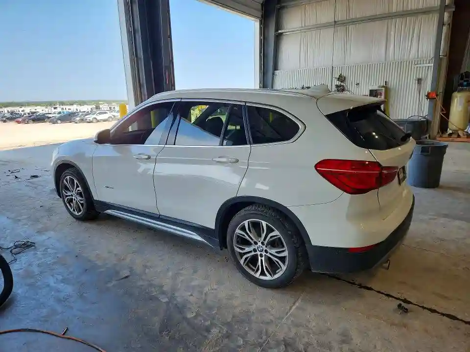 WBXHT3Z35H4A53635 2017 BMW X1-1