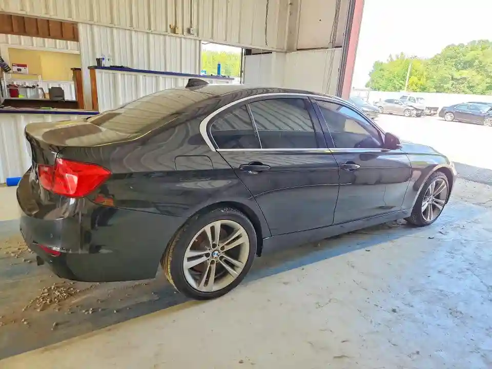 WBA3B9G50FNR93070 2015 BMW 3 SERIES-2