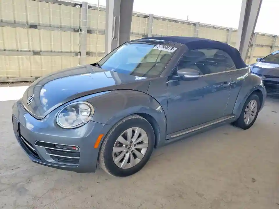 3VW5DAATXJM502227 2018 VOLKSWAGEN BEETLE-0