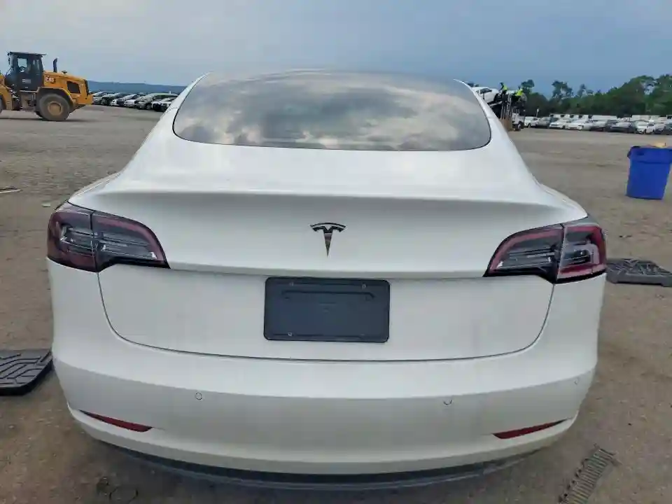 5YJ3E1EA4MF923451 2021 TESLA MODEL 3-5