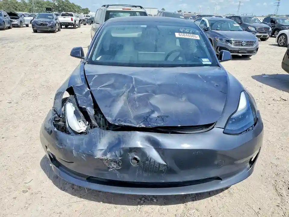 5YJ3E1EA1PF671615 2023 TESLA MODEL 3-4
