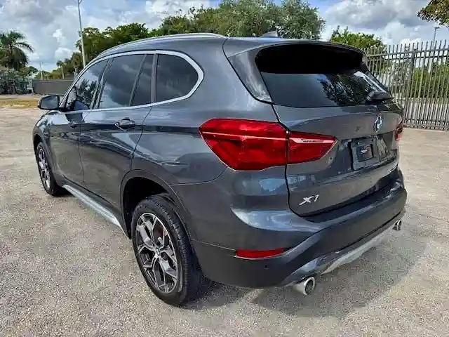 WBXJG7C0XL5P55560 2020 BMW X1-1