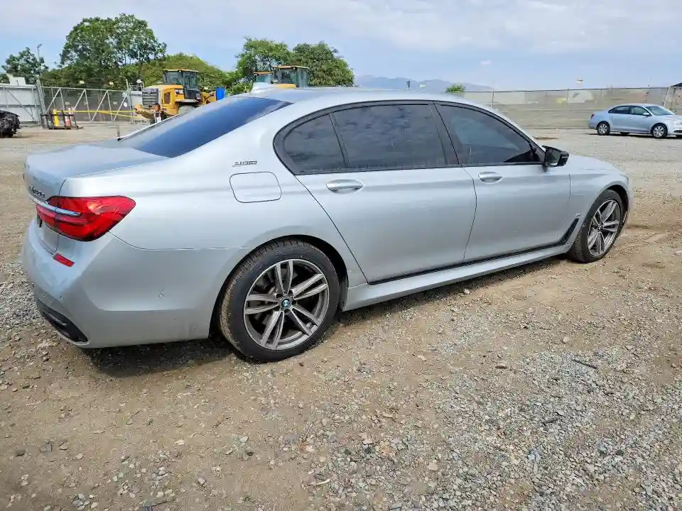 WBA7J2C38HG497859 2017 BMW 7 SERIES-2