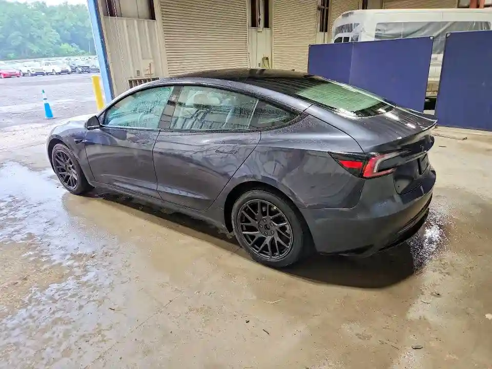 5YJ3E1EB3RF750070 2024 TESLA MODEL 3-1