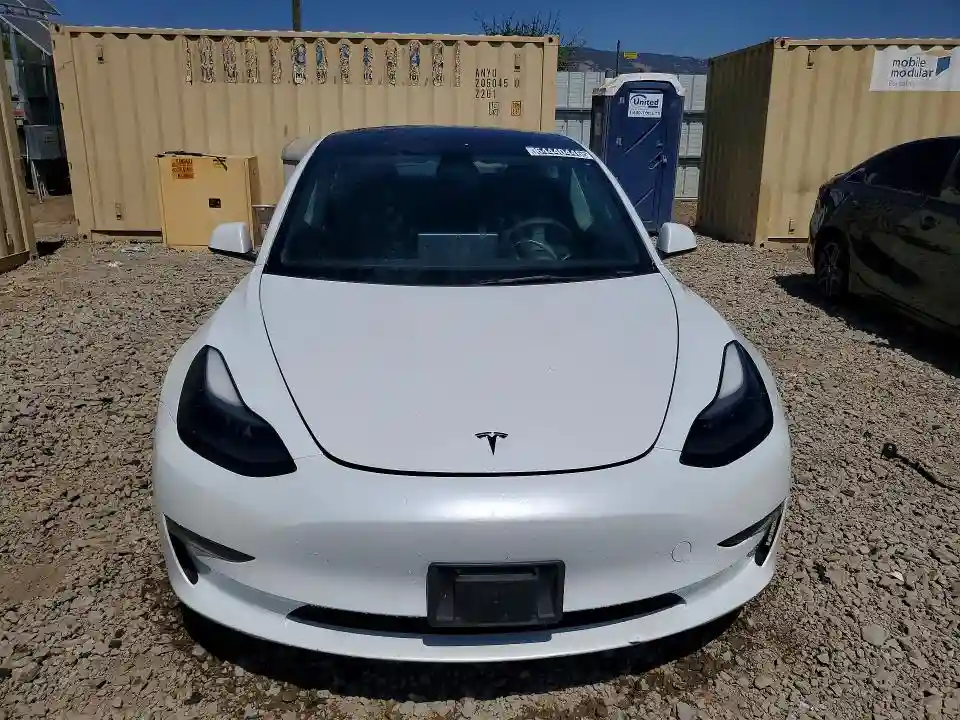 5YJ3E1EA1PF460463 2023 TESLA MODEL 3-4