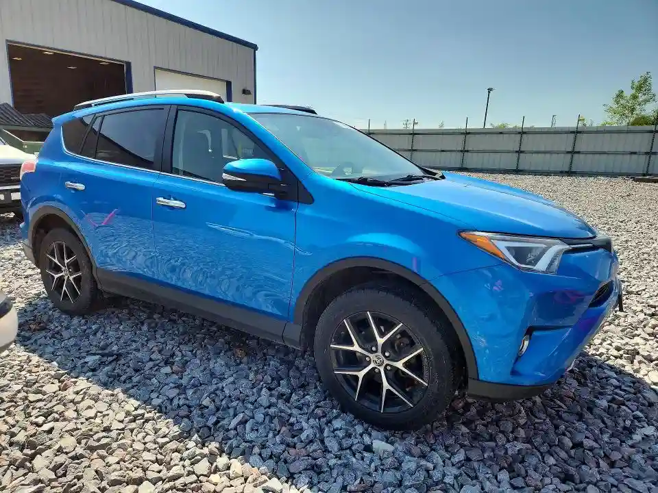 JTMDFREV8JJ207675 2018 TOYOTA RAV4-3