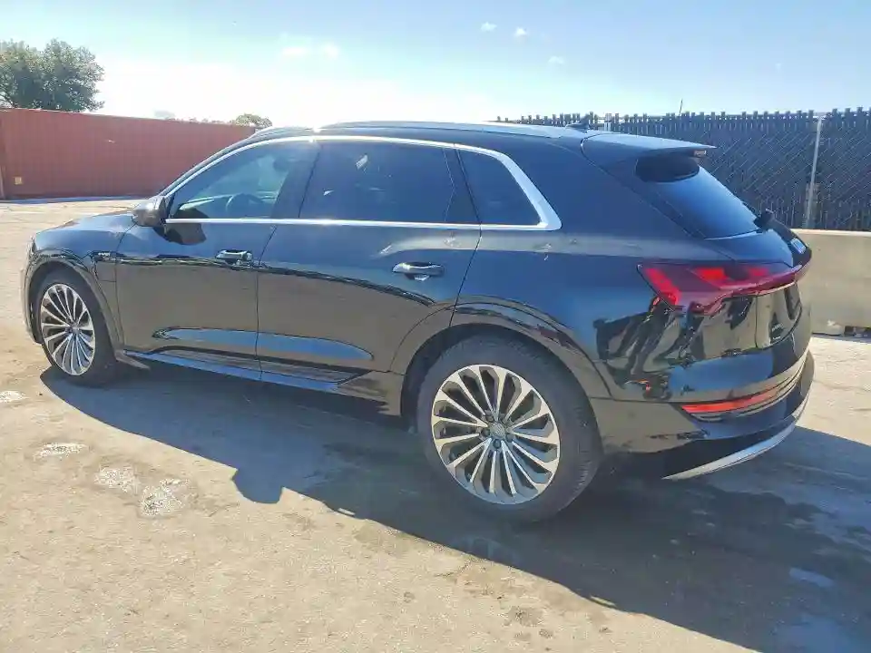 WA1VAAGE0KB021989 2019 AUDI E-TRON-1