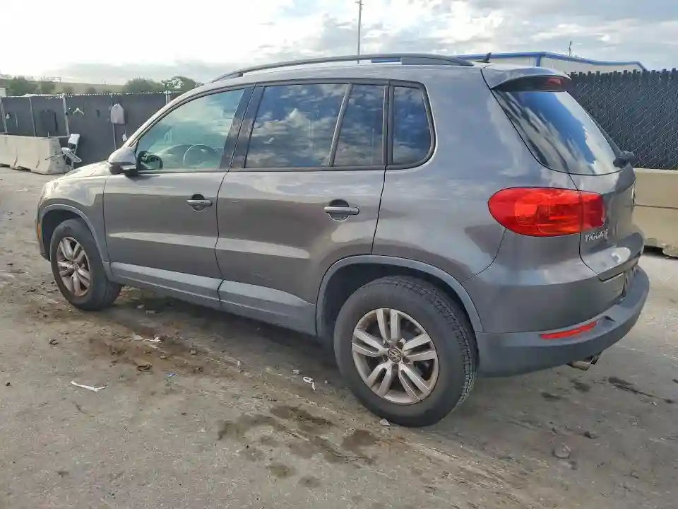 WVGAV7AX7GW559266 2016 VOLKSWAGEN TIGUAN-1