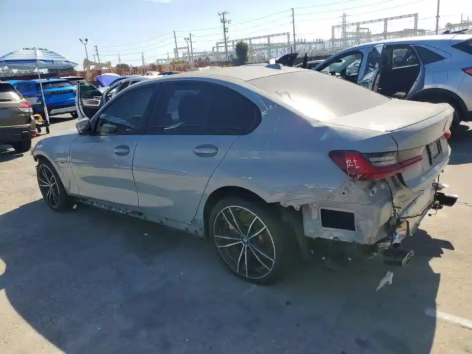3MW39FF06P8C84003 2023 BMW 3 SERIES-1