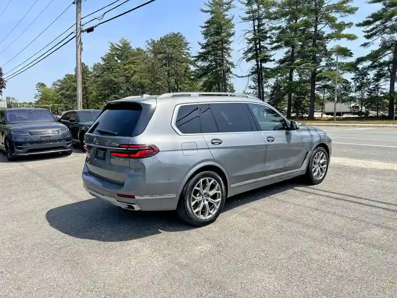 5UX23EM00R9S52720 2024 BMW X7-2