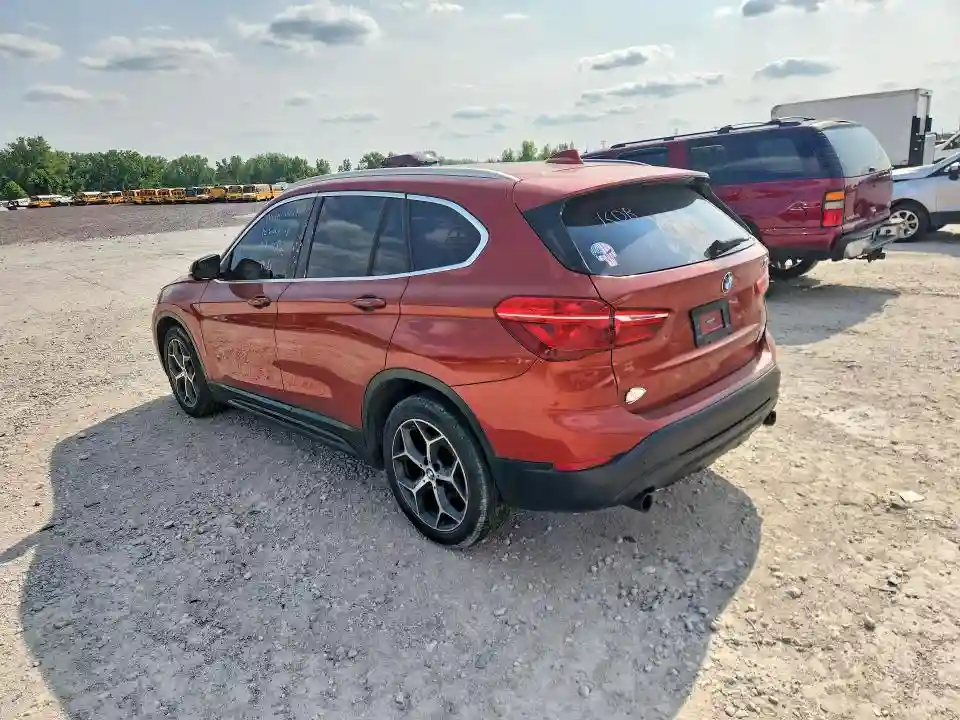 WBXHU7C3XJ5H45516 2018 BMW X1-1