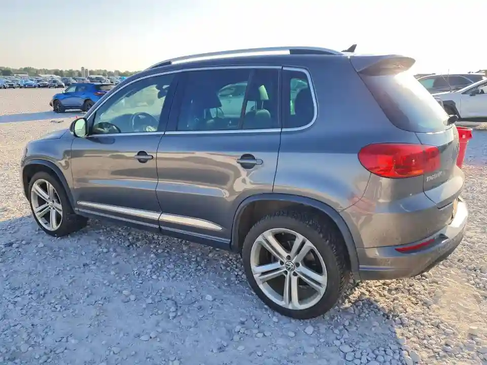 WVGJV7AX3GW607961 2016 VOLKSWAGEN TIGUAN-1