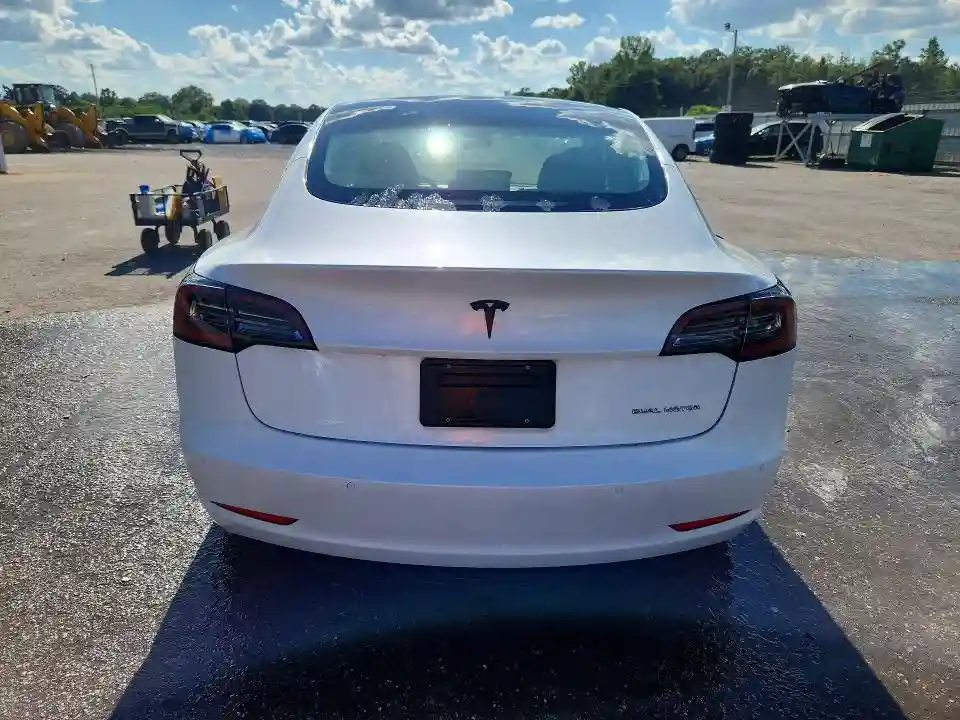 5YJ3E1EBXKF433389 2019 TESLA MODEL 3-5