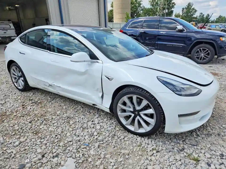 5YJ3E1EB6JF067171 2018 TESLA MODEL 3-3