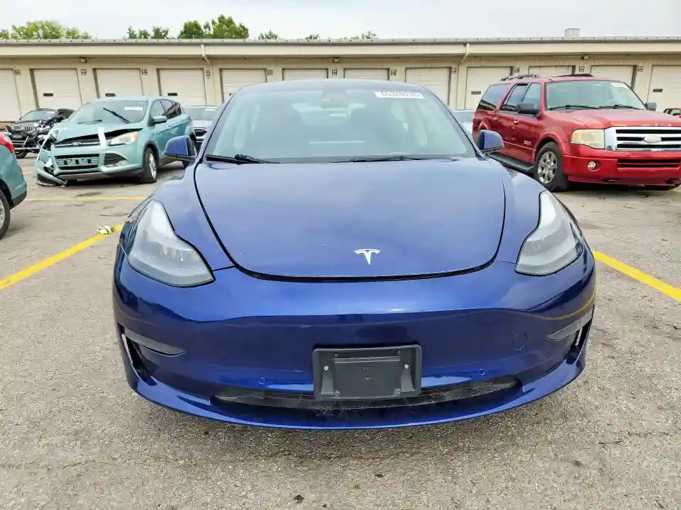 5YJ3E1EA5NF370374 2022 TESLA MODEL 3-4