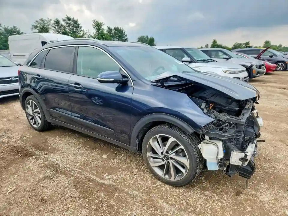 KNDCE3LC7H5047742 2017 KIA NIRO-3