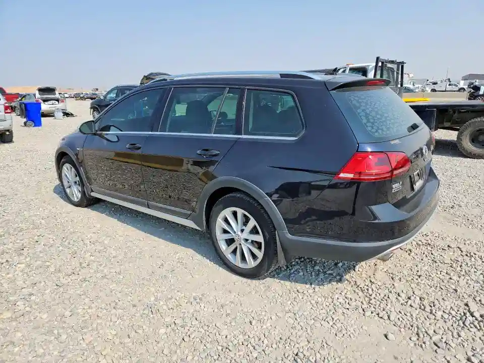 3VWH17AU7HM523368 2017 VOLKSWAGEN GOLF-1