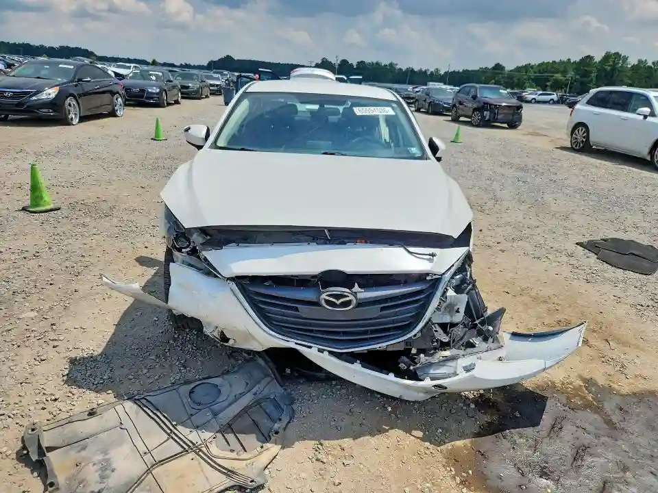 3MZBM1T77GM321209 2016 MAZDA 3-4