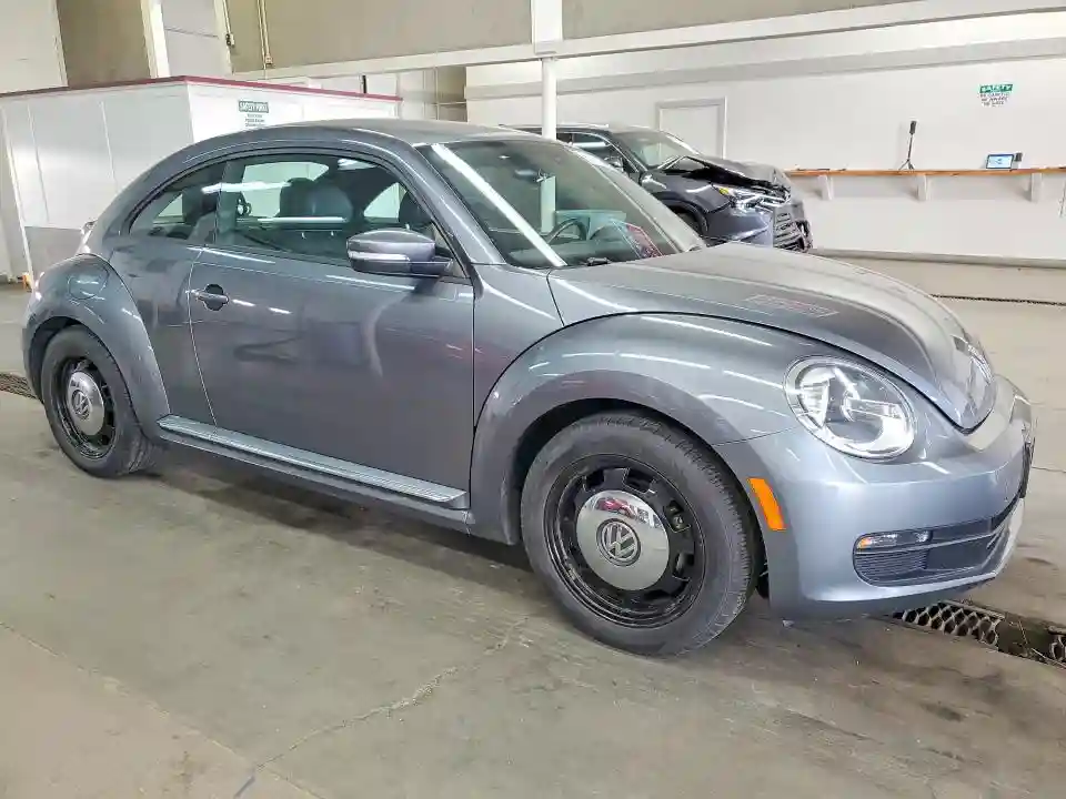 3VWJ17AT5GM605817 2016 VOLKSWAGEN BEETLE-3