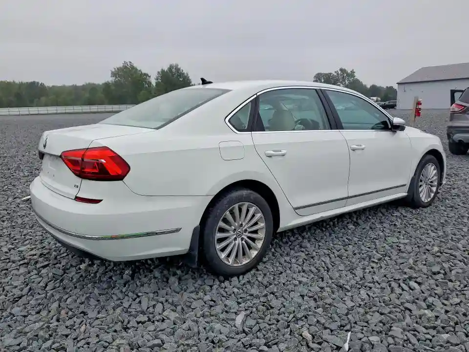1VWBT7A33GC061334 2016 VOLKSWAGEN PASSAT-2