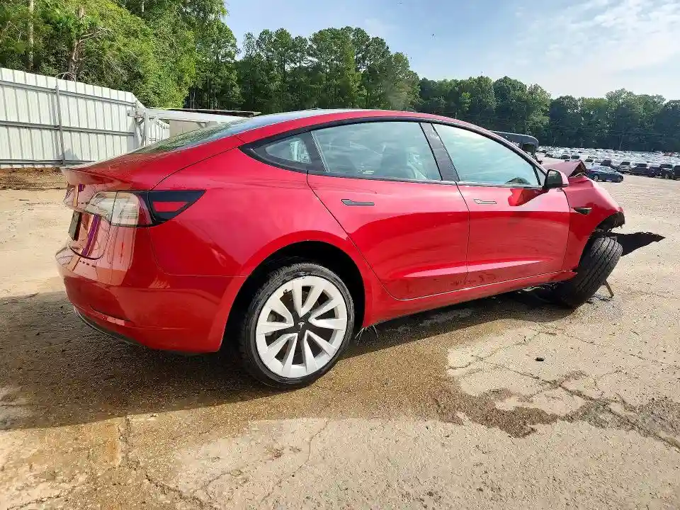 5YJ3E1EA2PF435295 2023 TESLA MODEL 3-2