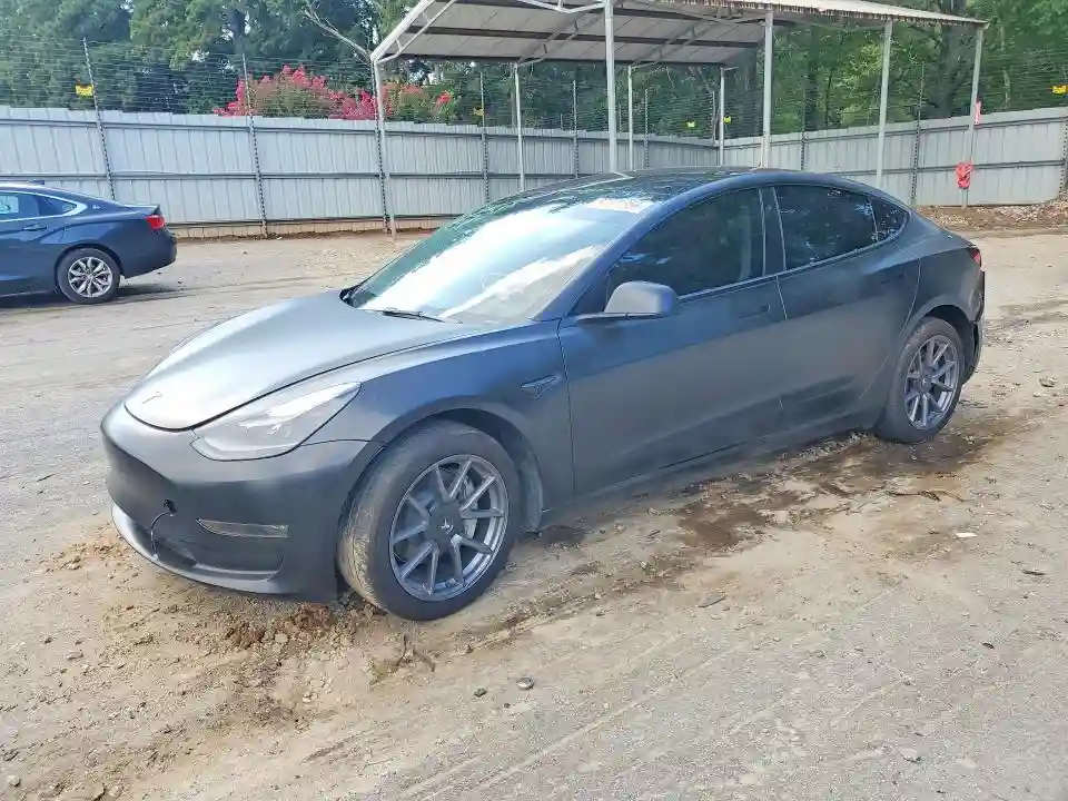 5YJ3E1EB2PF661944 2023 TESLA MODEL 3-0