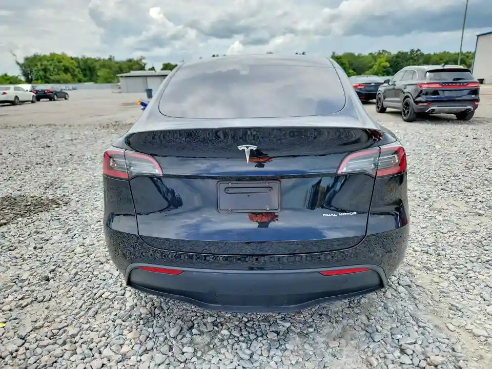 7SAYGAEE9PF767014 2023 TESLA MODEL Y-5