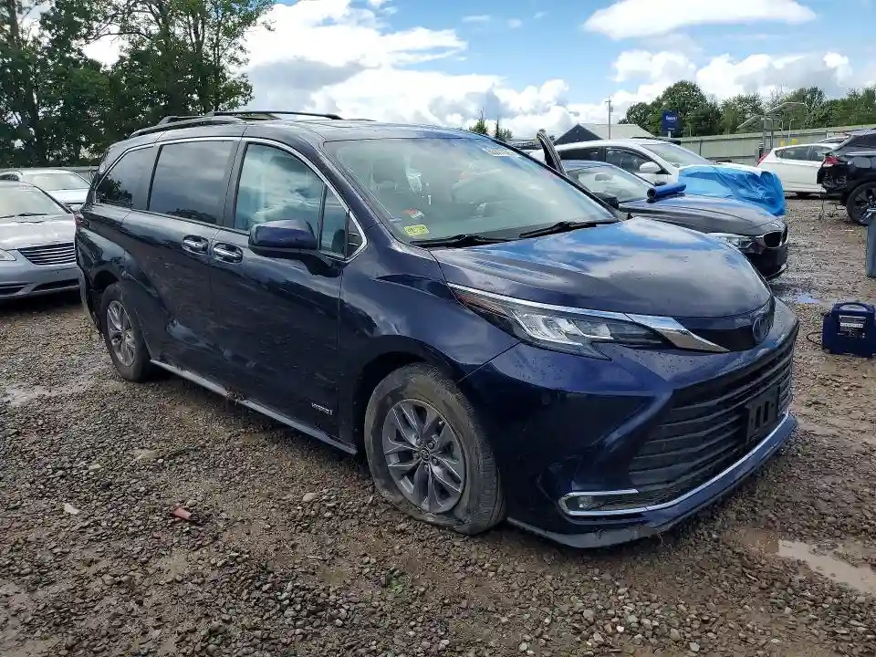 5TDJRKEC6MS035752 2021 TOYOTA SIENNA-3