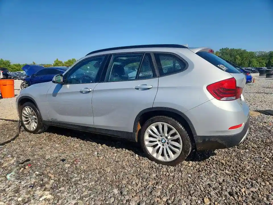 WBAVM1C56FV314896 2015 BMW X1-1