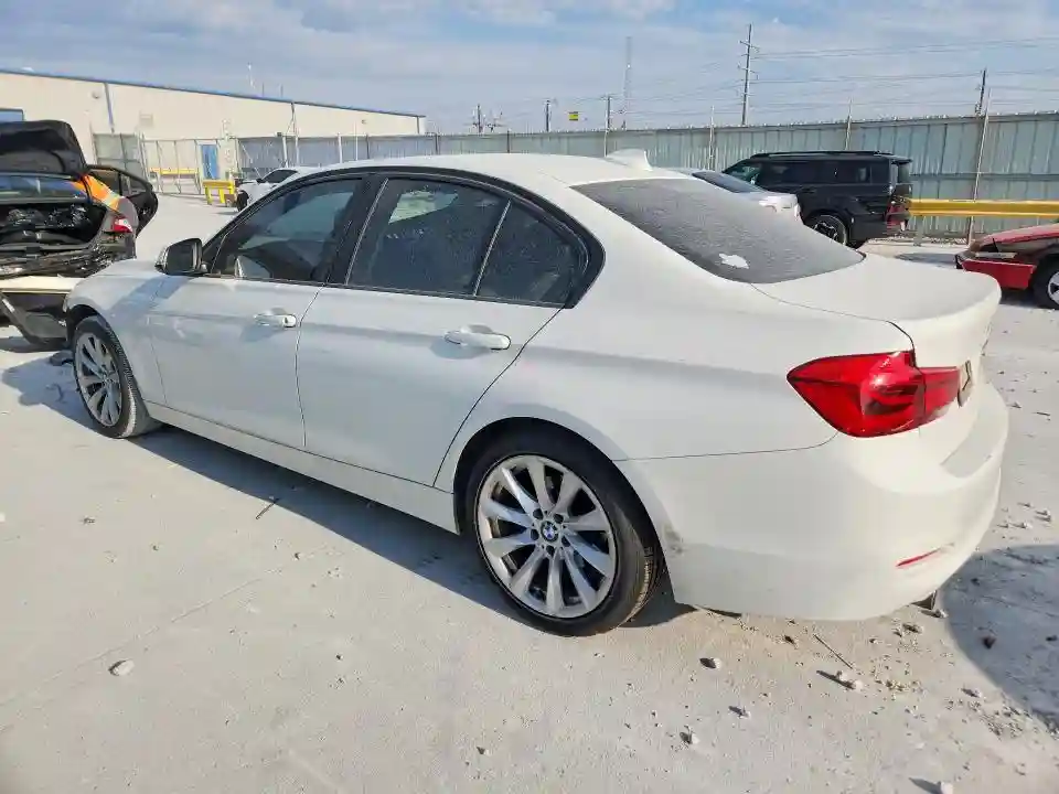 WBA8E1G5XJNU89956 2018 BMW 3 SERIES-1