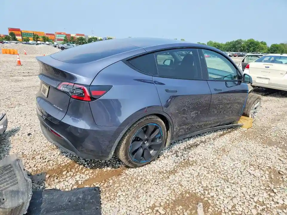 7SAYGAEE6PF942254 2023 TESLA MODEL Y-2