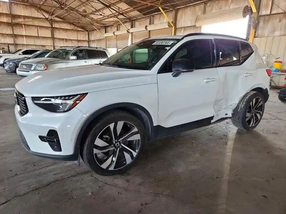 YV4L12UX2P2943841 2023 VOLVO XC40-0