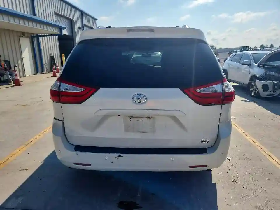 5TDDZ3DC0HS167609 2017 TOYOTA SIENNA-5