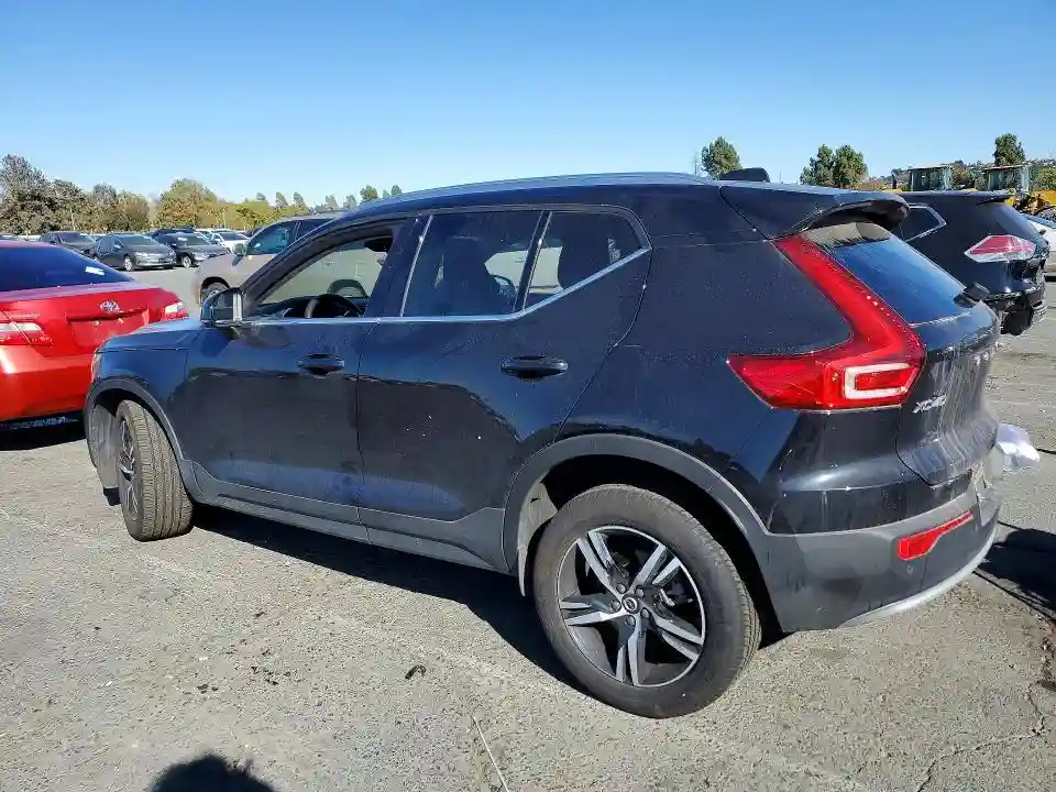 YV4L12UK6R2326322 2024 VOLVO XC40-1