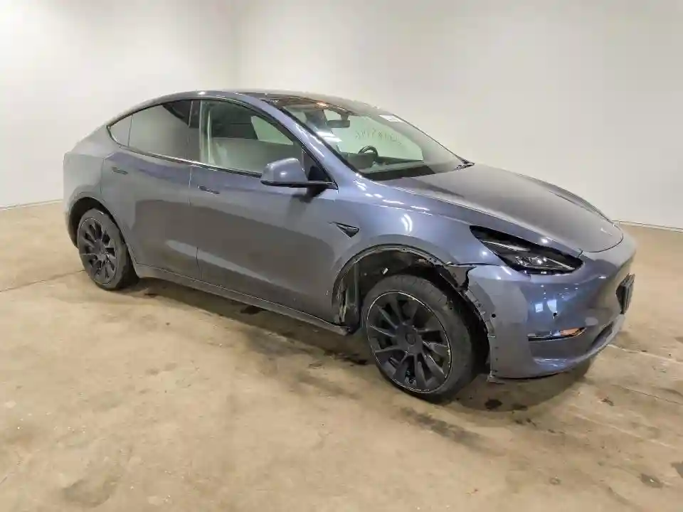 7SAYGDEE8NF480522 2022 TESLA MODEL Y-3