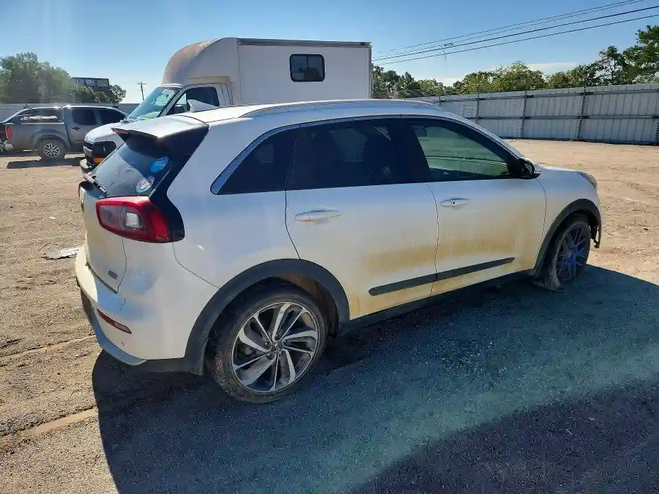 KNDCE3LC8H5069992 2017 KIA NIRO-2