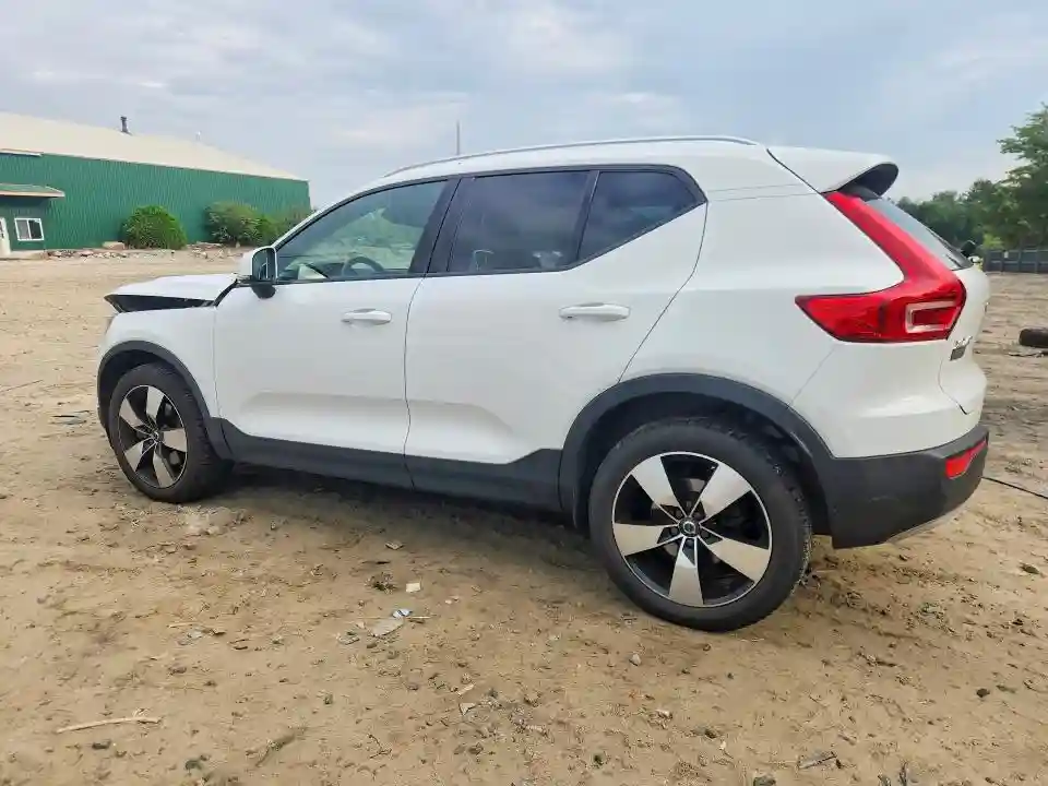YV4162UK6L2223076 2020 VOLVO XC40-1