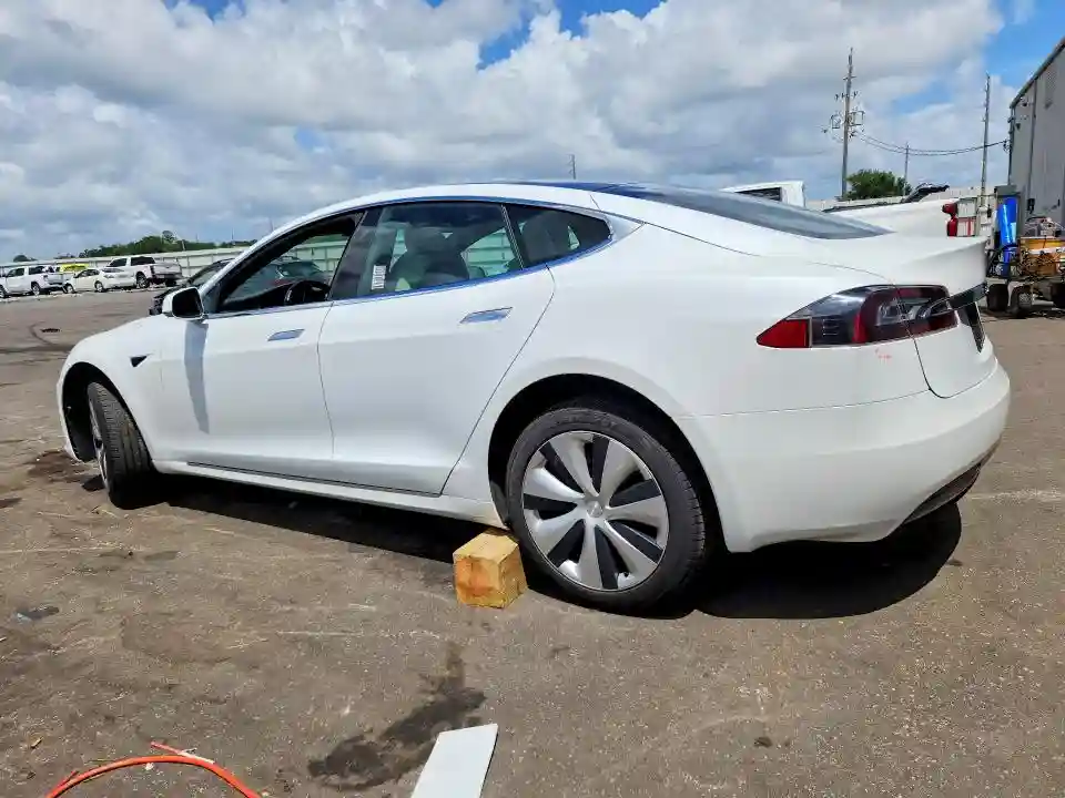 5YJSA1E20LF413337 2020 TESLA MODEL S-1