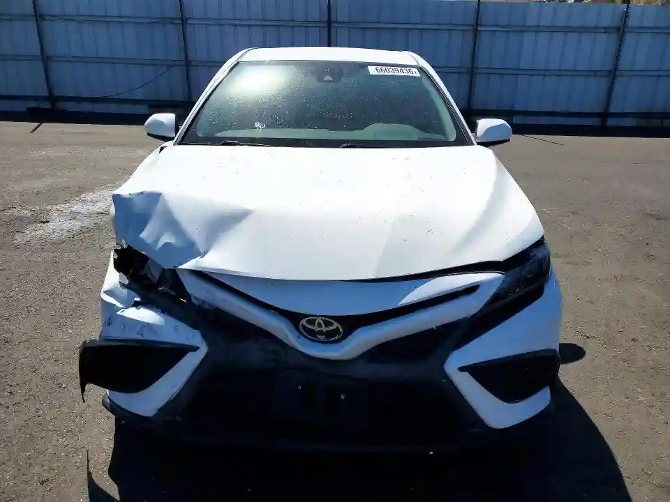 4T1G11AK8MU449289 2021 TOYOTA CAMRY-4