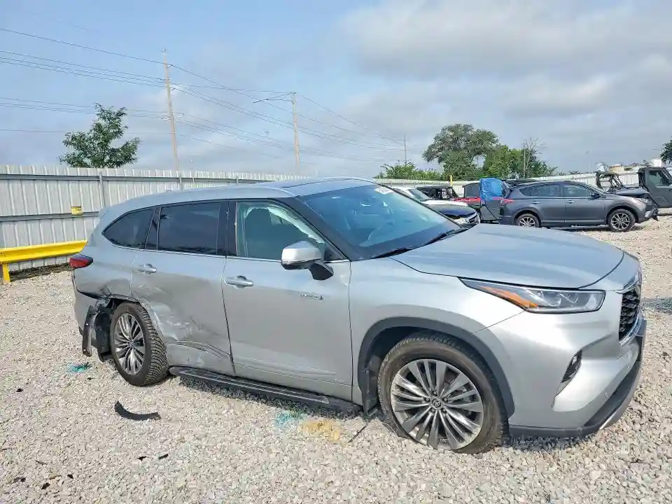 5TDEBRCH7MS028886 2021 TOYOTA HIGHLANDER-3