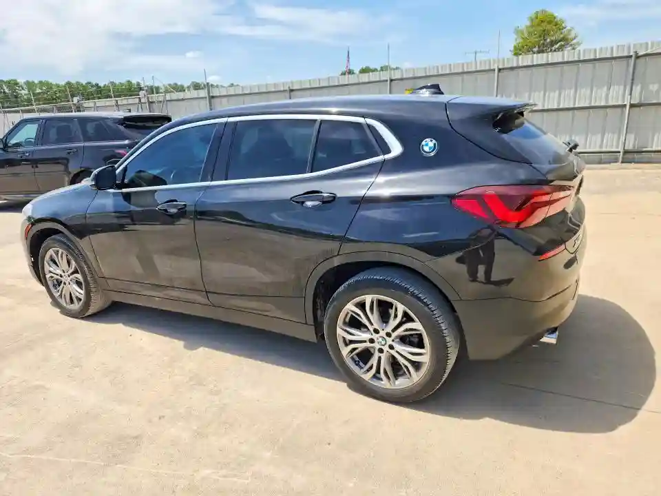 WBXYJ1C06N5U39007 2022 BMW X2-1