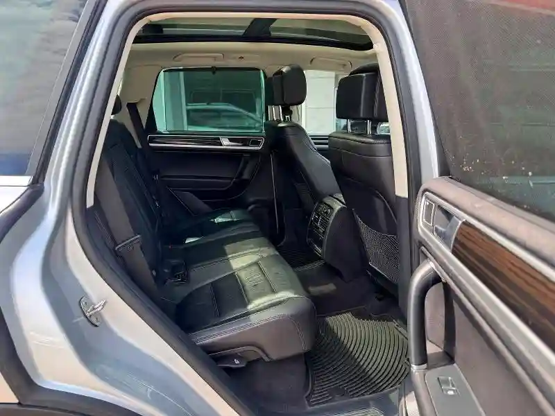 WVGGF7BP8HD001557 2017 VOLKSWAGEN TOUAREG-5