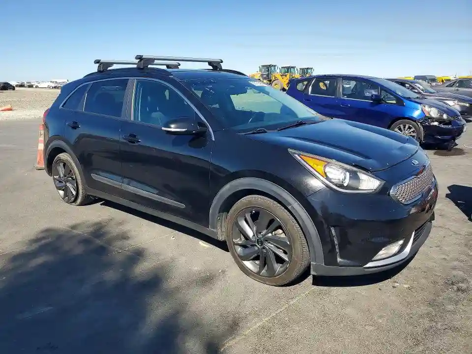 KNDCC3LC1H5095694 2017 KIA NIRO-3