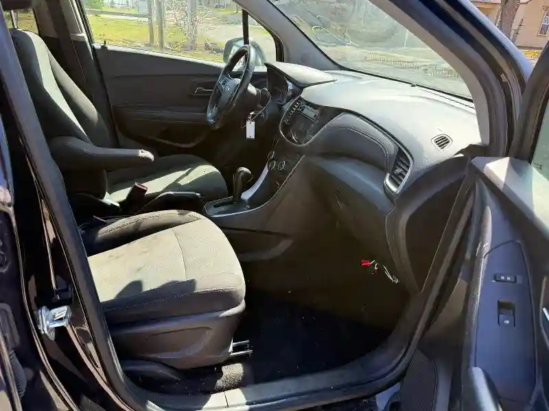 KL7CJKSBXLB085648 2020 CHEVROLET TRAX-4