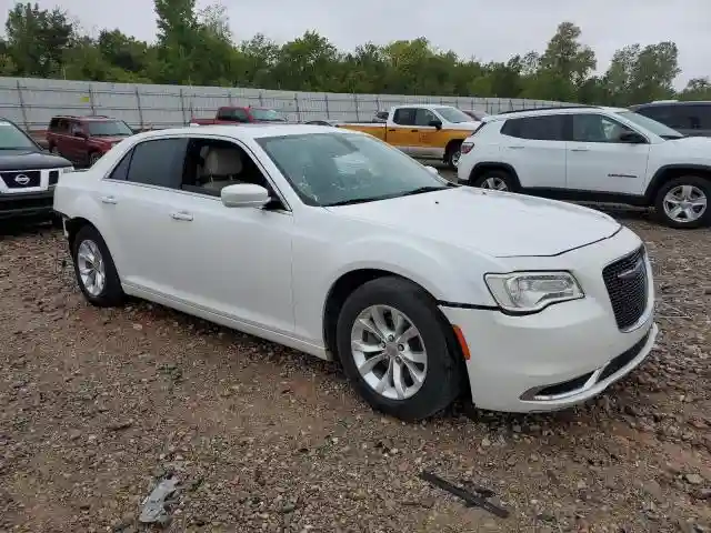 2C3CCAAG6GH216922 2016 CHRYSLER 300-3